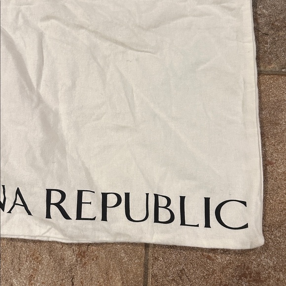 Banana Republic Extra Large Whute Flannel Drawstring Dust Bag - Picture 5 of 7